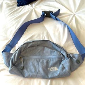 Northface Cross Body-Fanny pack bag- like new